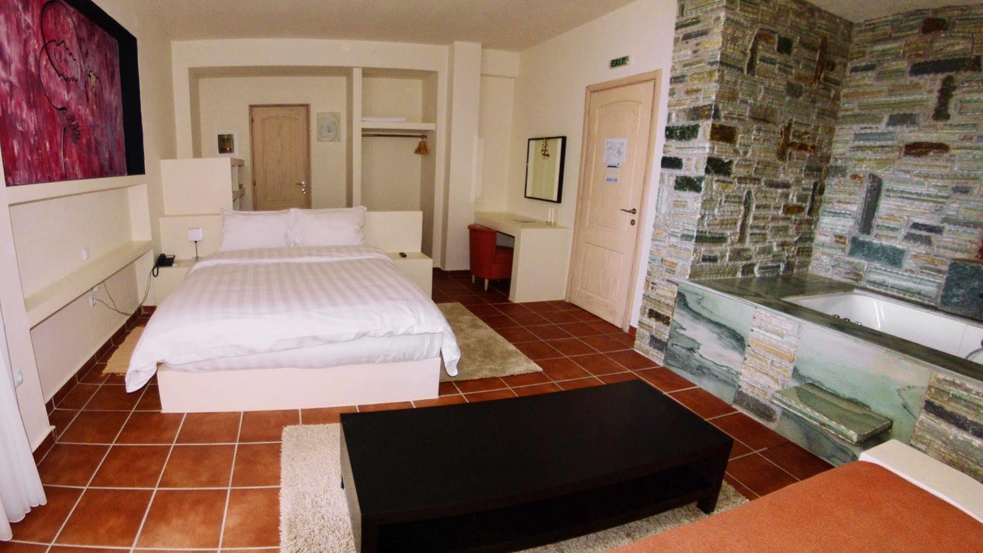 Filion Eco Hotel & Suites ネア・スティラ エクステリア 写真
